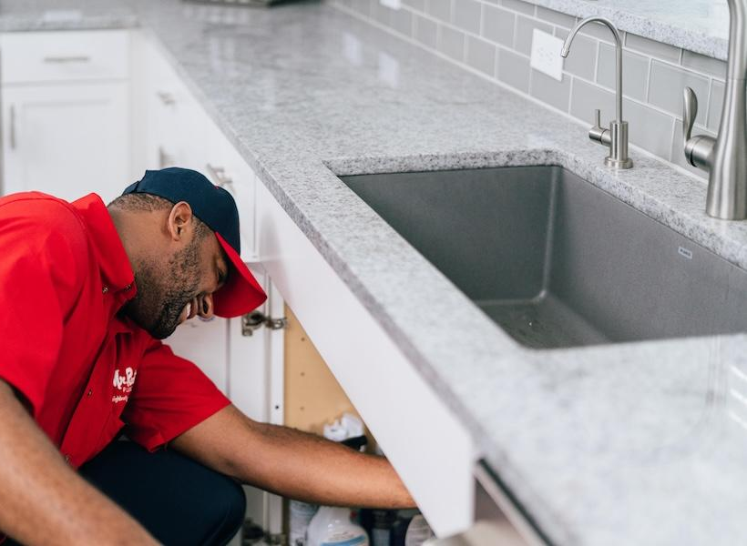 Cleaning Tips for a Fresh-Smelling Disposal