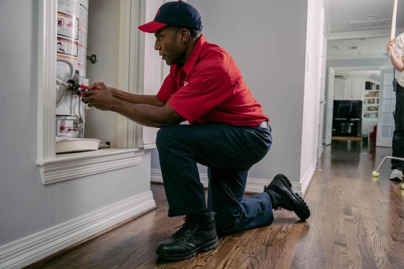 The Tiny Puddles Under Your Tank: Catching Leaks Early Before Major Water Heater Repair