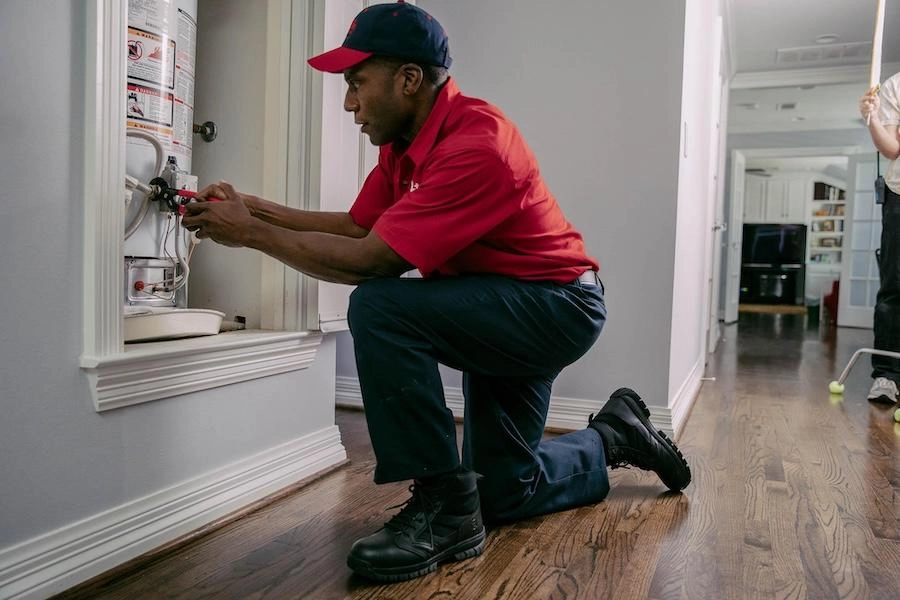 The Tiny Puddles Under Your Tank: Catching Leaks Early Before Major Water Heater Repair